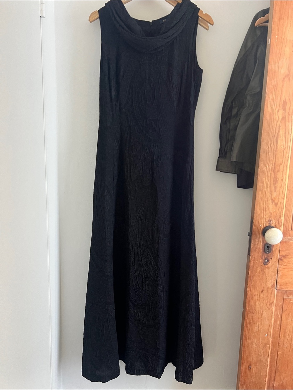Brooks Brothers gorgeous paisley black Stunning Cowl neck sleeveless dress